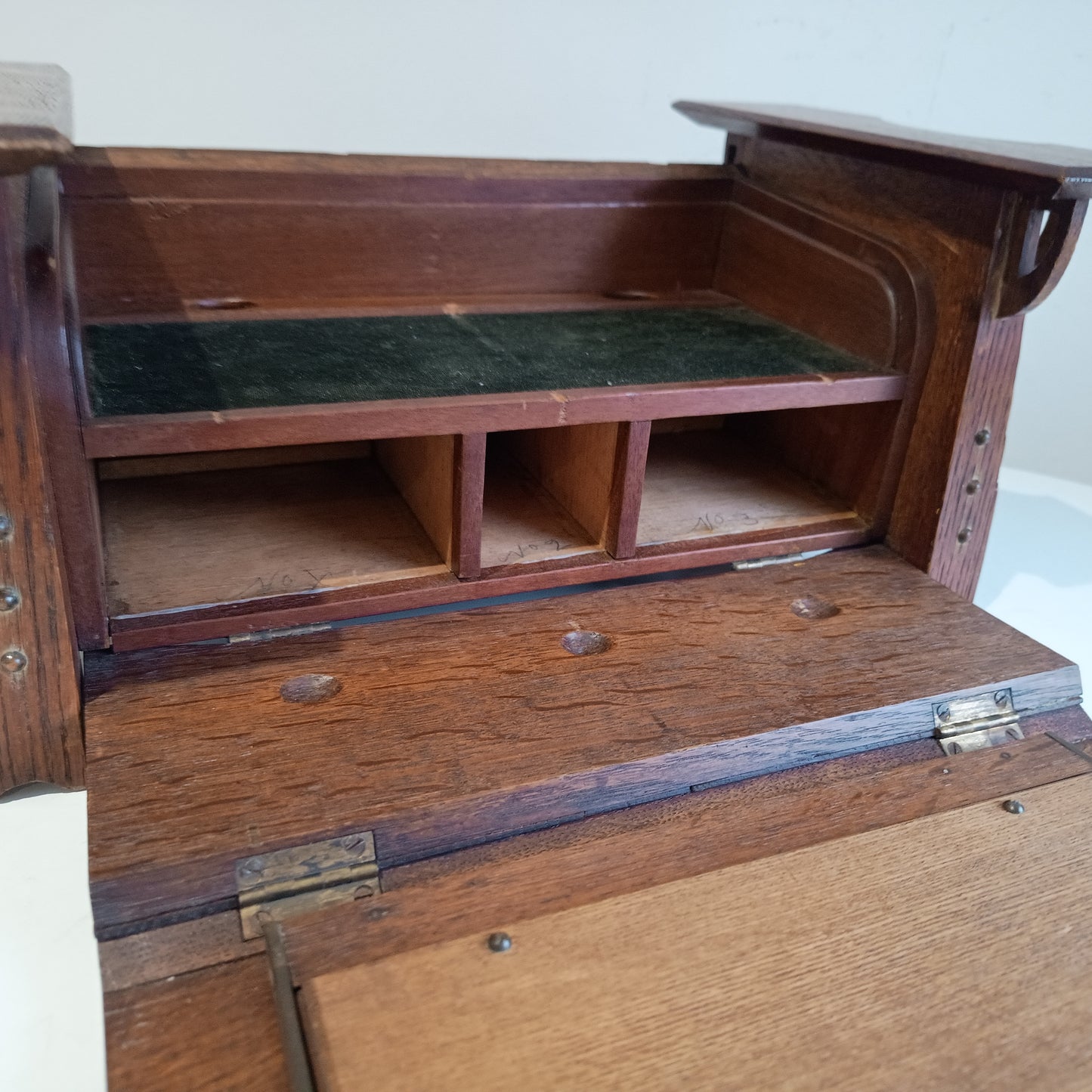 Arts and Crafts Art Nouveau Small Cabinet in Quarter-sawn Oak, Glasgow School Style