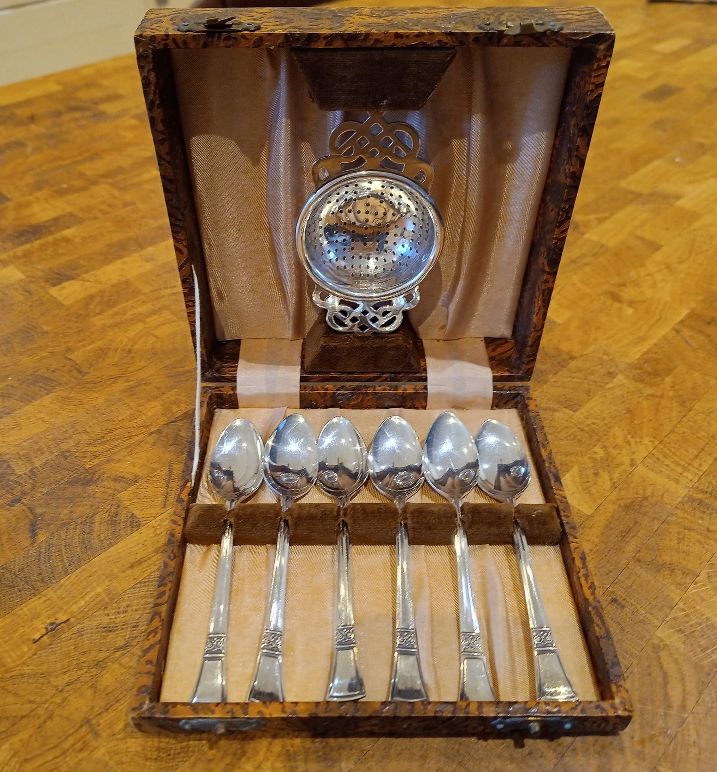 Vintage Silver Plate Set of Afternoon Tea Spoons with Matching Tea Strainer