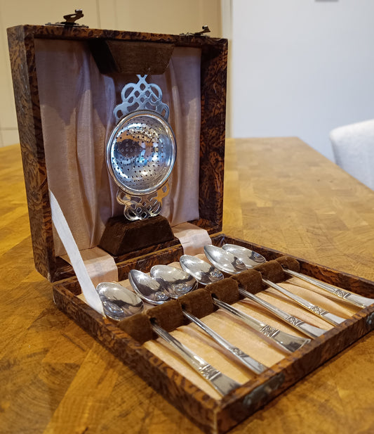 Vintage Silver Plate Set of Afternoon Tea Spoons with Matching Tea Strainer