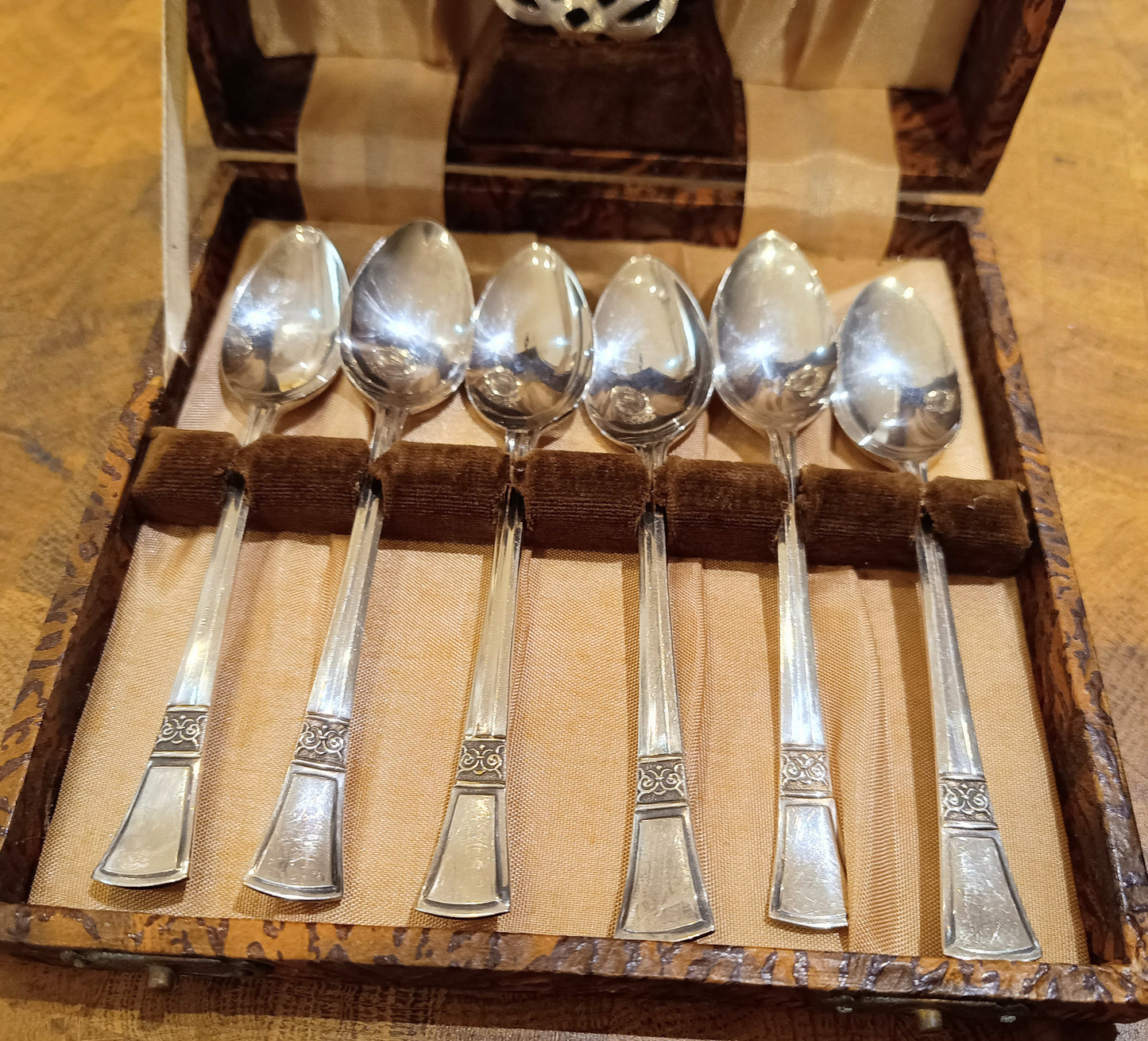 Vintage Silver Plate Set of Afternoon Tea Spoons with Matching Tea Strainer