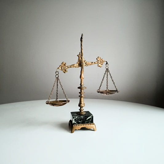 Vintage Italian Brass Balance Scale Of Justice, Marble Plinth – Hollywood Regency Desk Decor