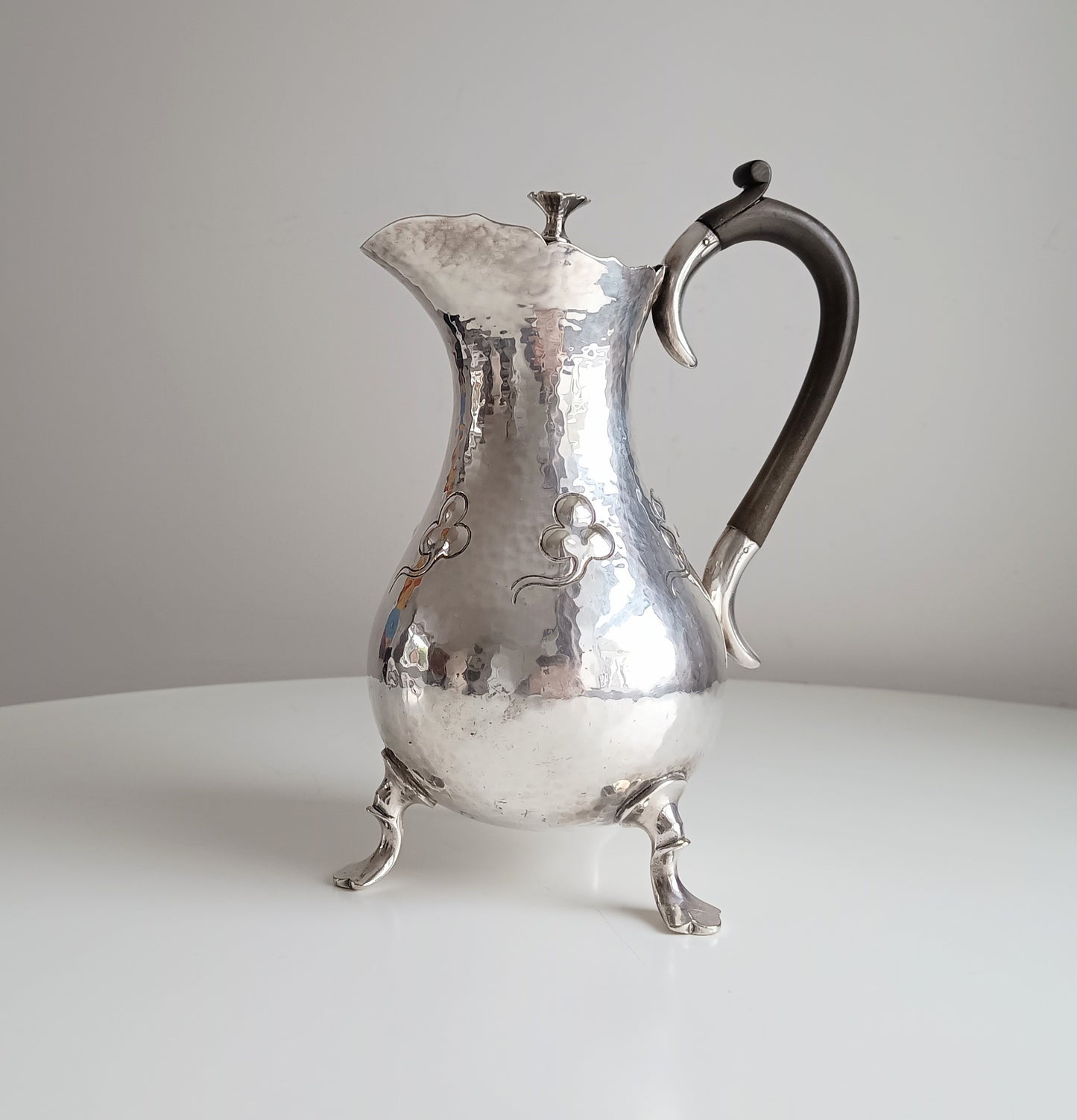 Antique Arts & Crafts Mappin Webb Silver Princes Plate Coffee Pot: Hammered, Trefoil Repoussé Decor