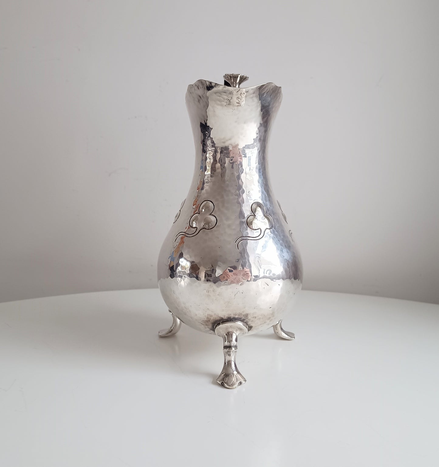 Antique Arts & Crafts Mappin Webb Silver Princes Plate Coffee Pot: Hammered, Trefoil Repoussé Decor