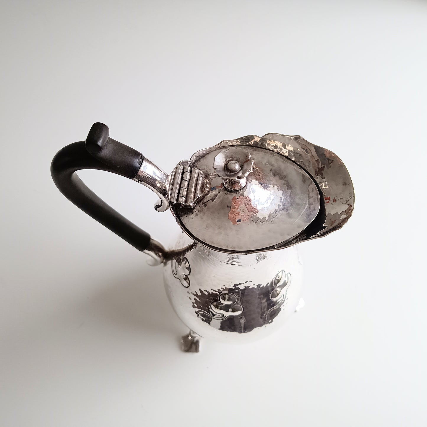 Antique Arts & Crafts Mappin Webb Silver Princes Plate Coffee Pot: Hammered, Trefoil Repoussé Decor
