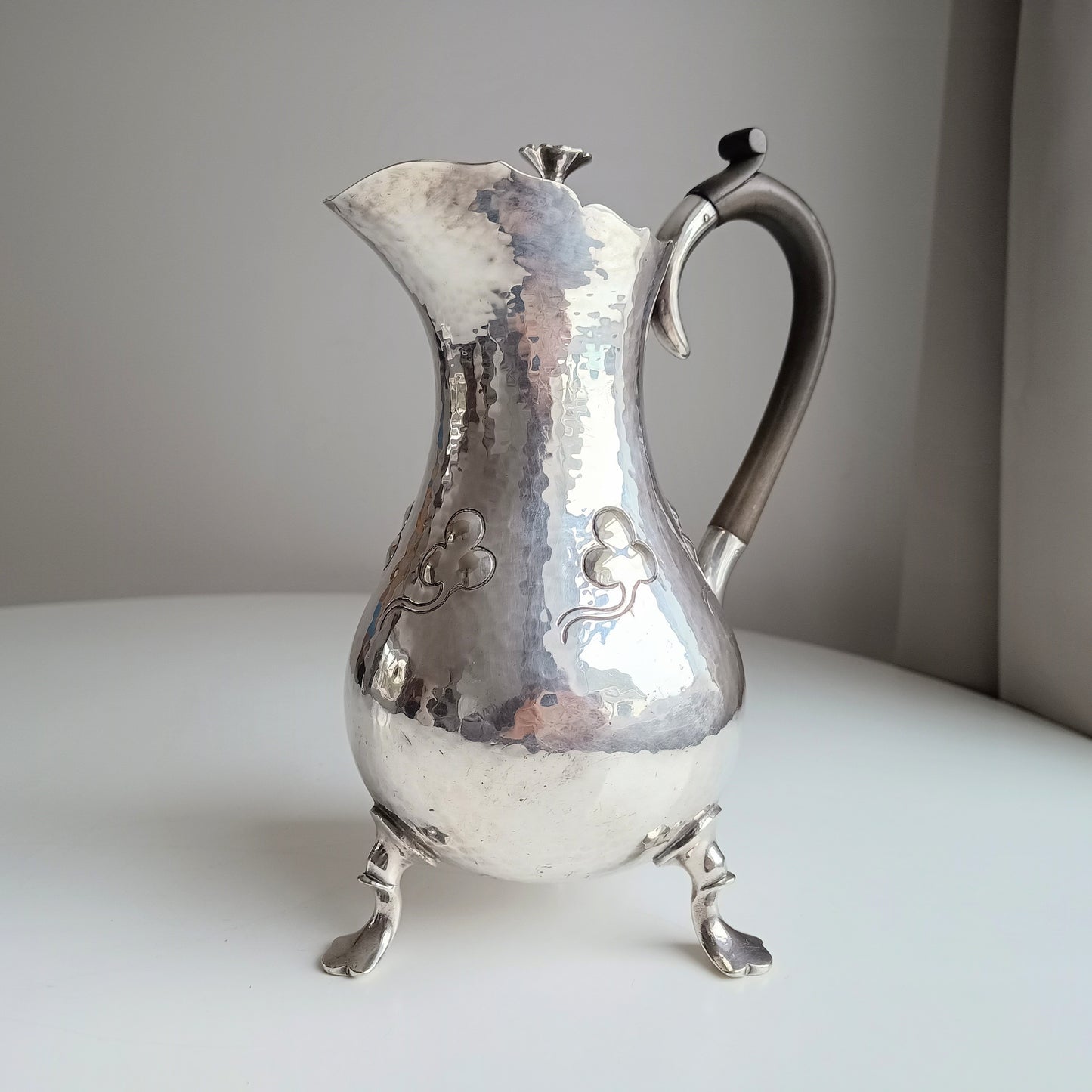 Antique Arts & Crafts Mappin Webb Silver Princes Plate Coffee Pot: Hammered, Trefoil Repoussé Decor