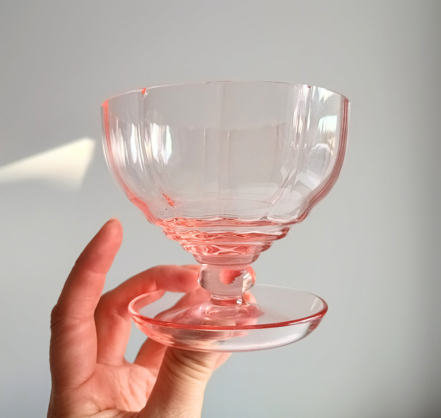 Midcentury Hand-Blown Selenium Glass Ice-cream Bowls: Peach Pink Fine Crystal, European