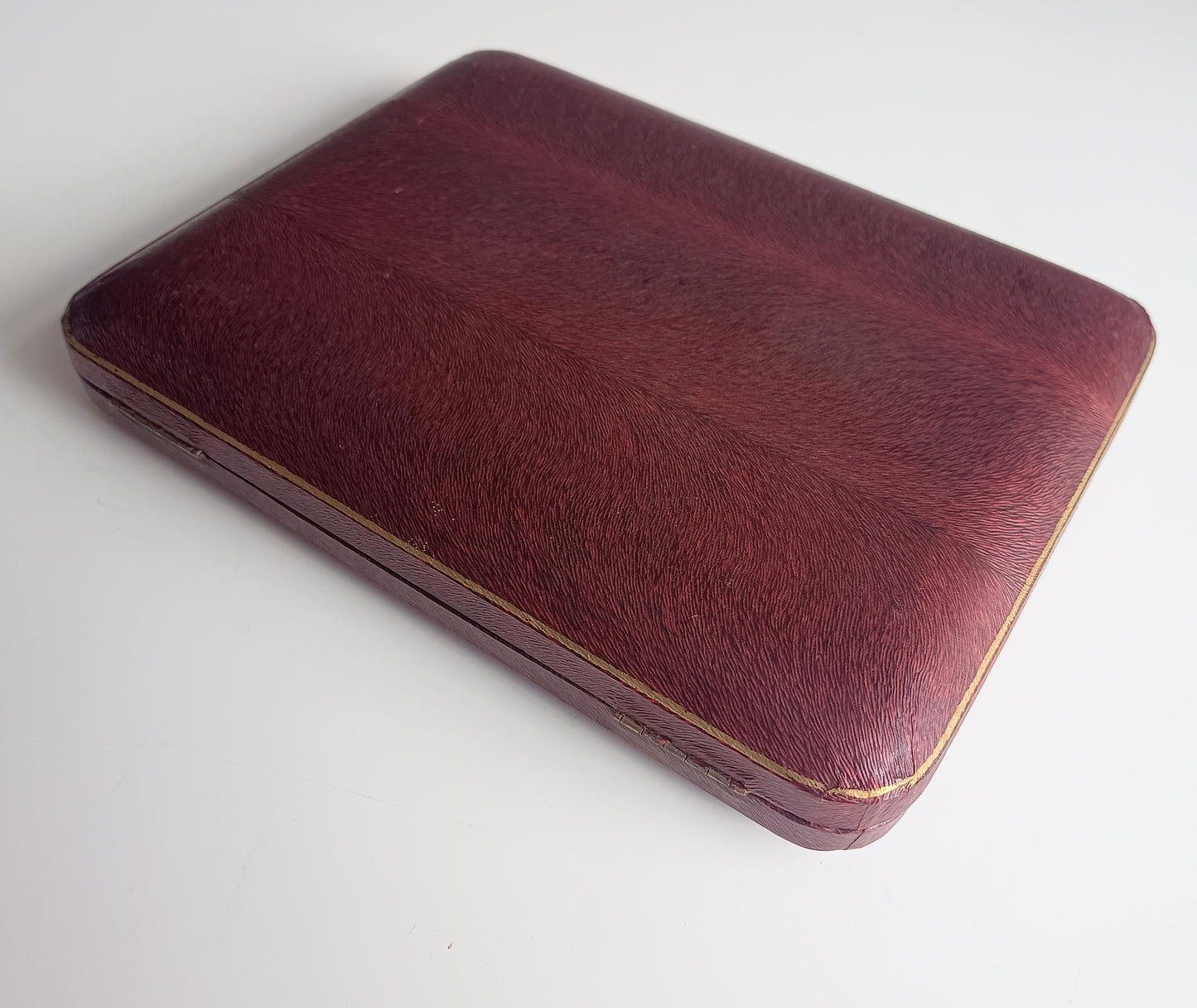Mint Genuine Stag Handled Cased Steak Knives Set: Scalloped Spine, Back-work Notches, 1950s