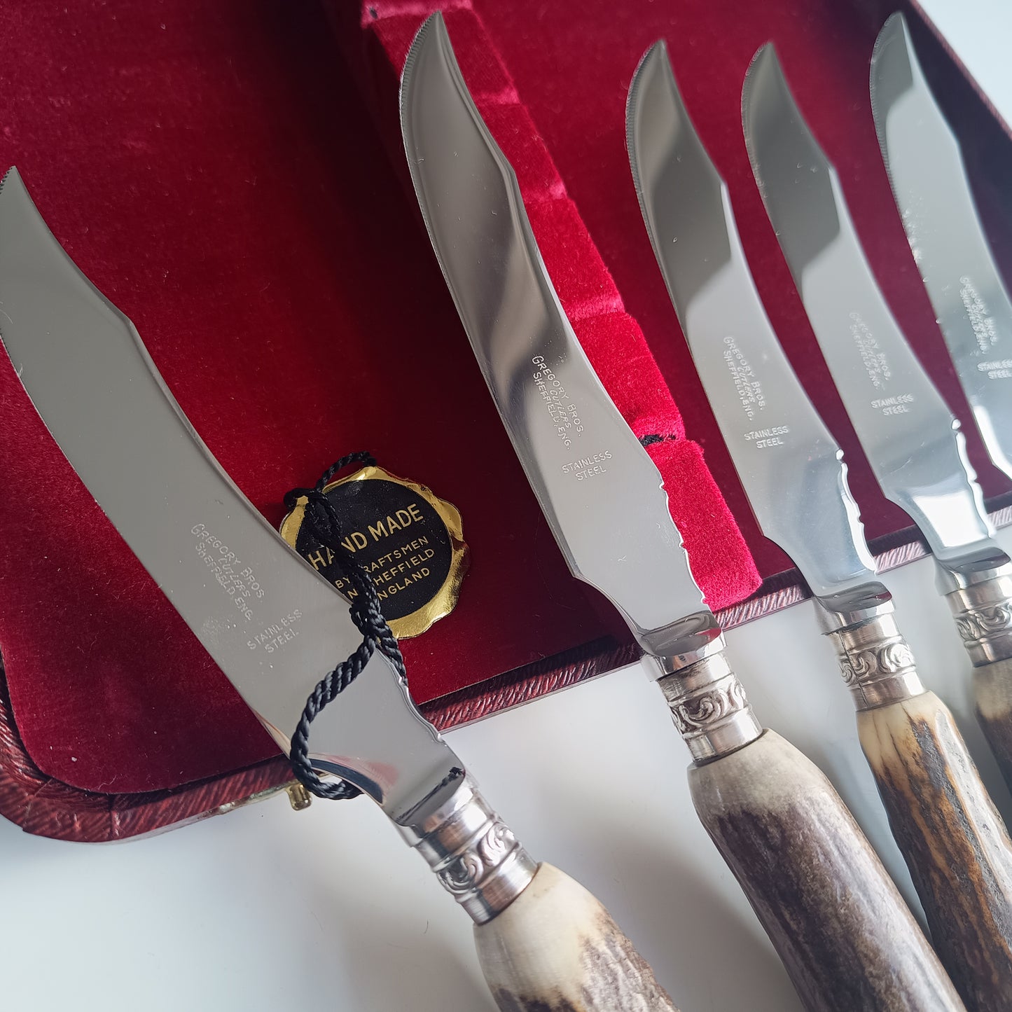 Mint Genuine Stag Handled Cased Steak Knives Set: Scalloped Spine, Back-work Notches, 1950s