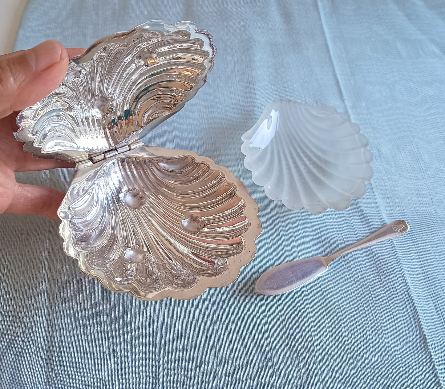 Vintage English Silver Plated Butter Oyster Shell Dish, Art Deco Frosted Glass Condiment Server