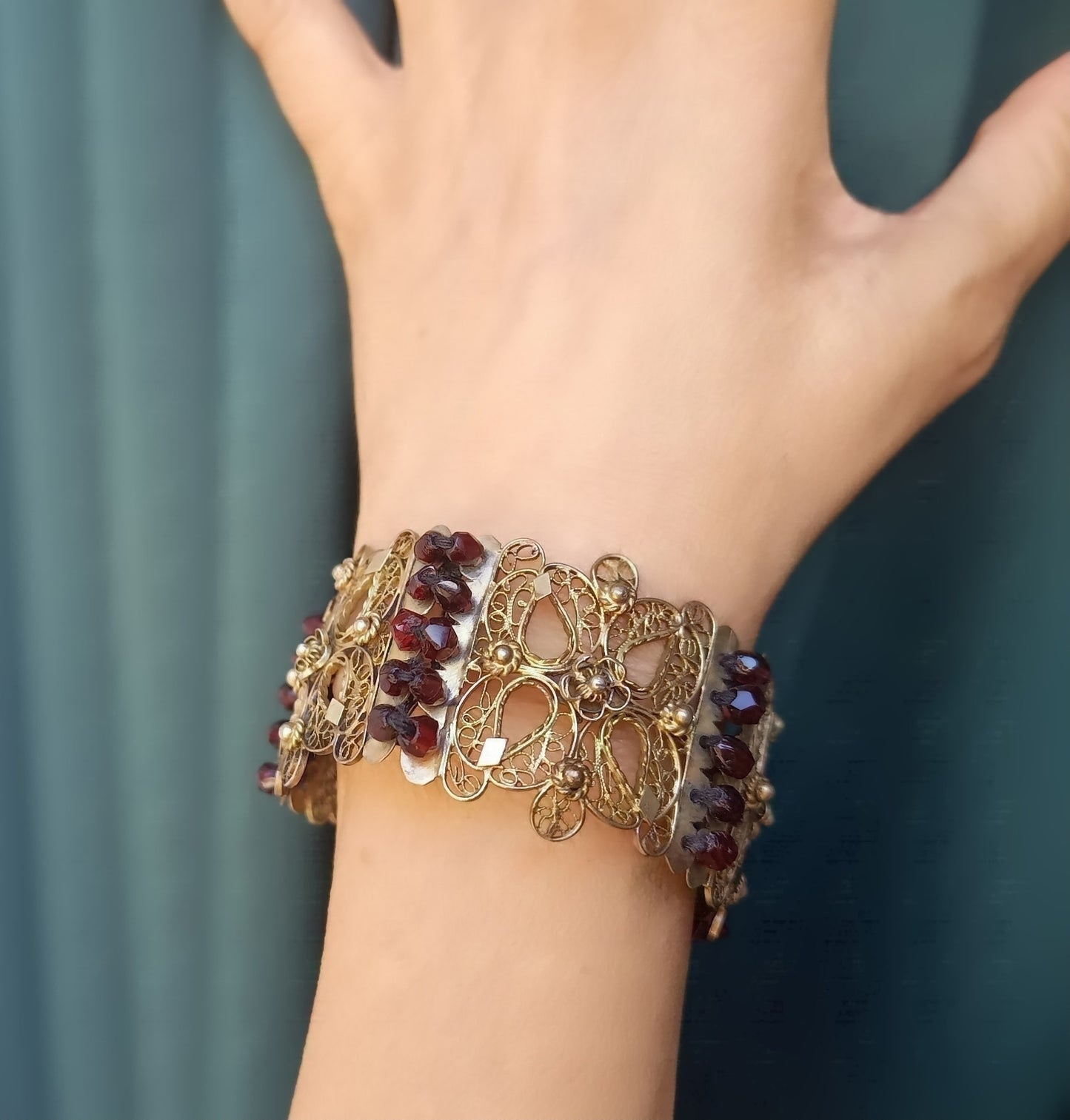 Antique 19thc Swiss Nidwalden Silver Filigree Pyrope Garnet Halbatti Bracelet: Alpine Folk ArtAuthentic 19th-century Swiss "Halbatti" panel bracelet from the Canton of Nidwalden. 

A rare example of regional alpine Trachtenschmuck (traditional folk costum