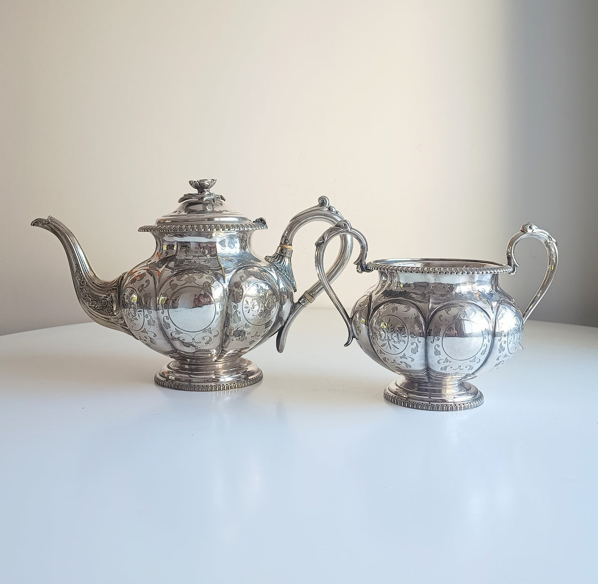 Antique W & G Sissons Silver Plated Teapot Biscuits / Sugar Bowl, Melon Shape, Pheasant Crest