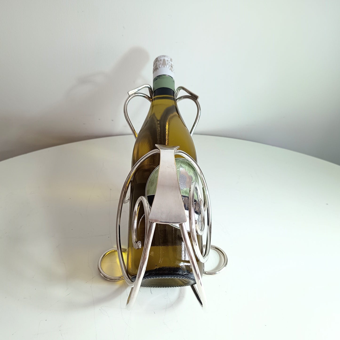 Vintage Silver-Plated Snail-Shaped Wine Cradle – Elegant Brass Display Stand