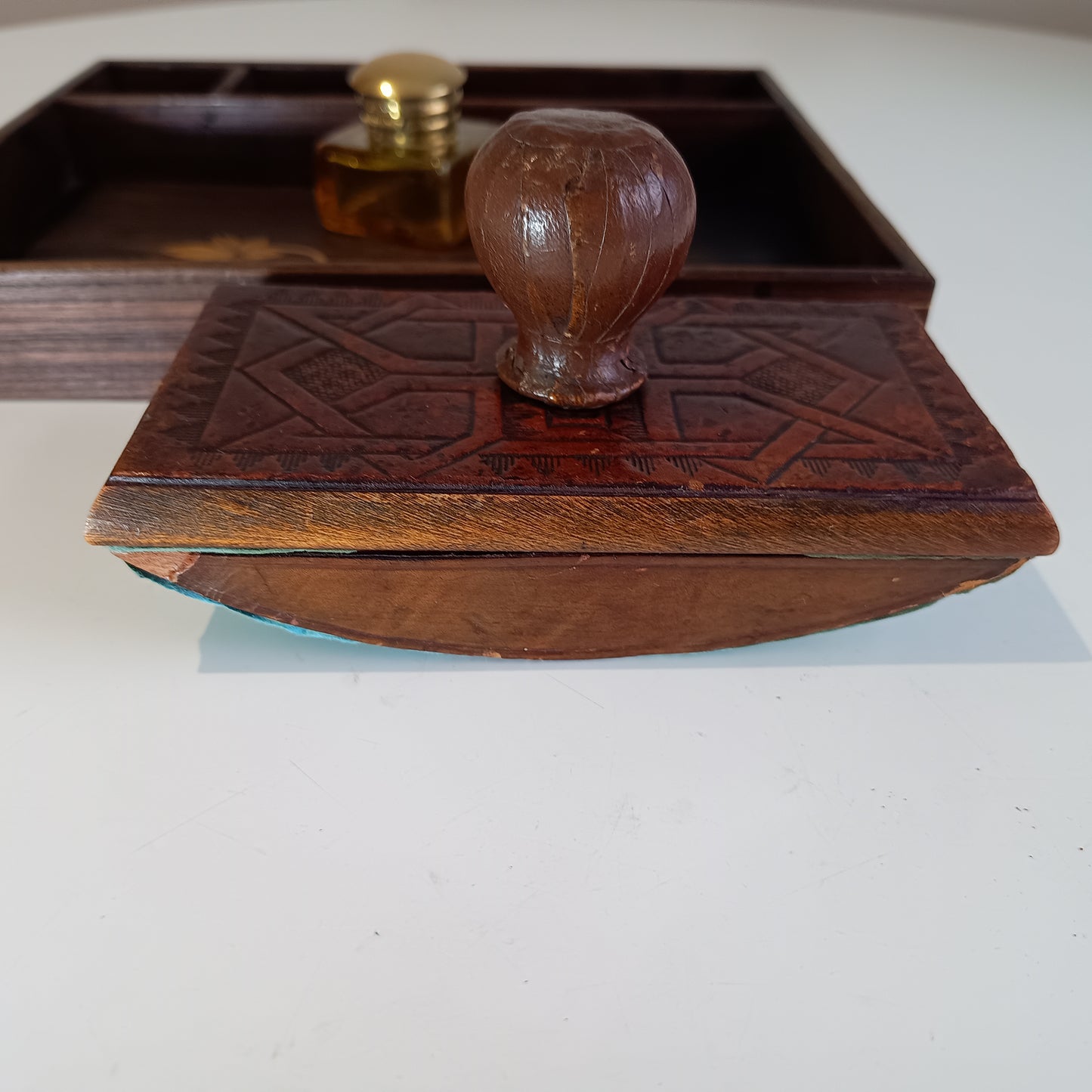 Quality French Belle Epoque Japonisme Desk Tidy Wooden Inlay Pen Stand with Yellow Glass Ink Bottle and Embossed Leather Blotter 1890s