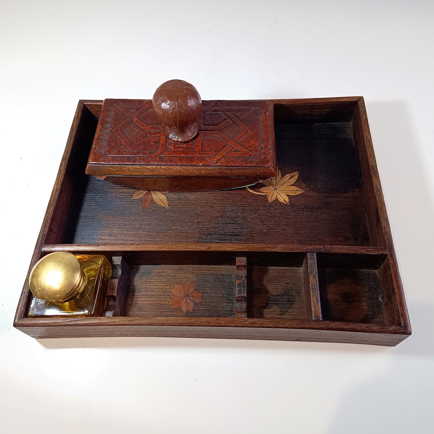 Quality French Belle Epoque Japonisme Desk Tidy Wooden Inlay Pen Stand with Yellow Glass Ink Bottle and Embossed Leather Blotter 1890s