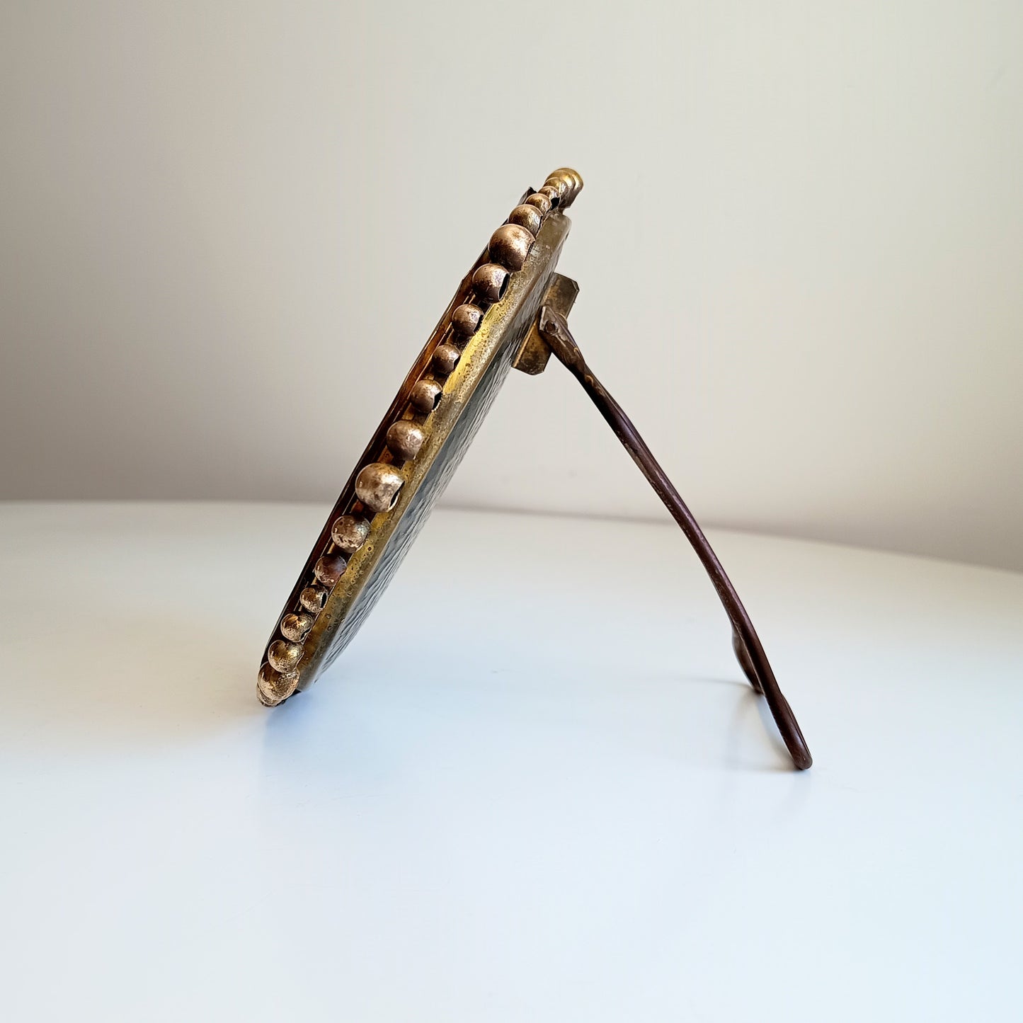 Vereinigte Werkstätten Jugendstil Table Mirror Arts and Crafts Hammered Brass Ball Collier