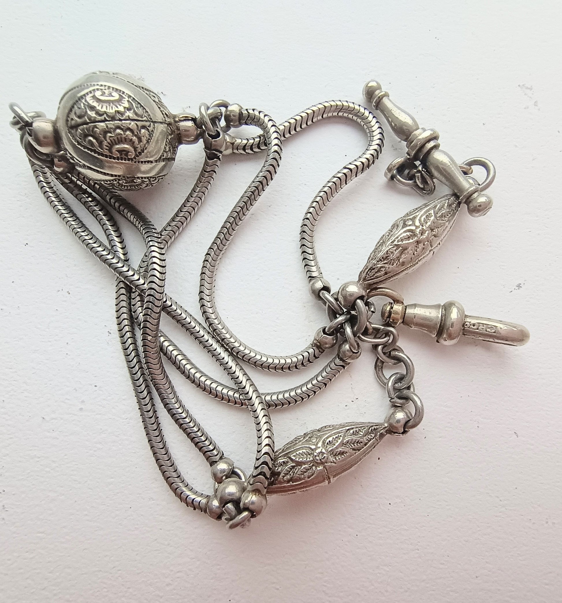 Victorian pocket watch Albertina chain