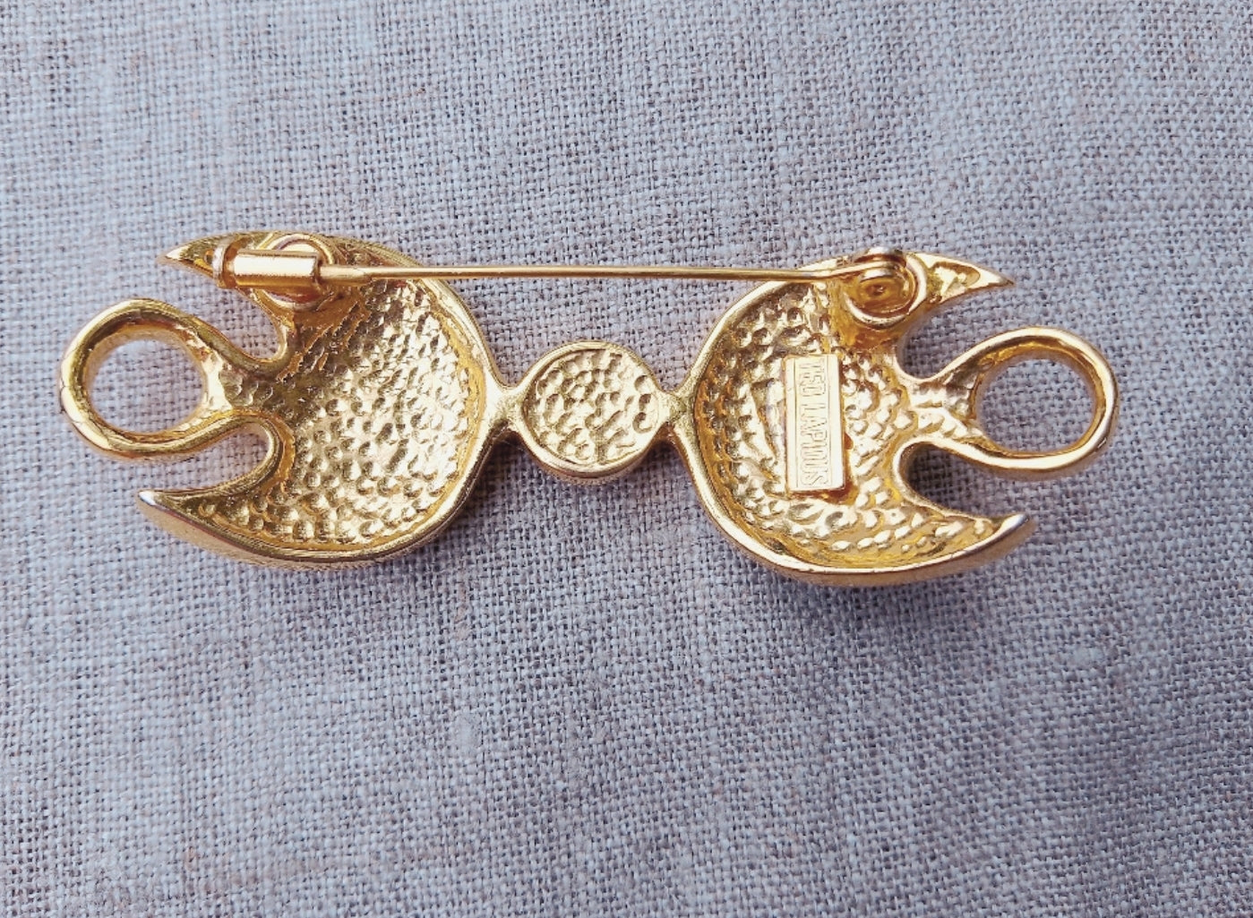 Ted Lapidus Paris - Authentic Vintage Gold plated Signed Brooch with round cabochon in Black Enamel 